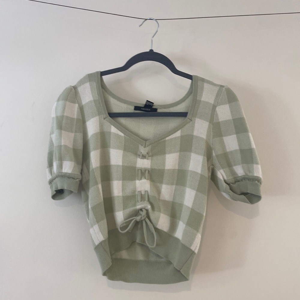 Women forever21 green sweater adjustable crop length.